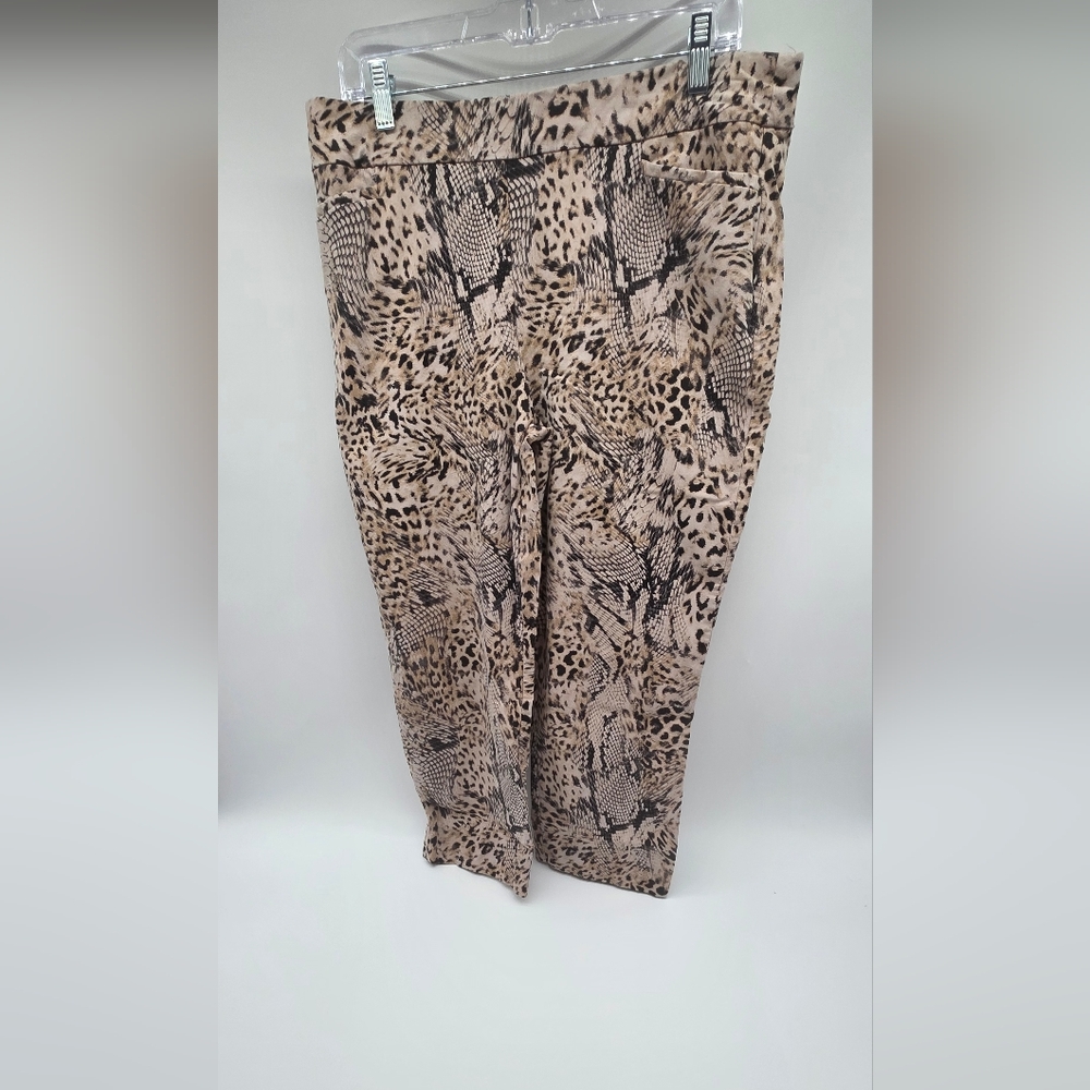 Chico's pants  Women's, Brown and Black Capri Animal Print Size 14.